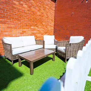 https://st-annes-beach-apartments.hotelsin-chester.com