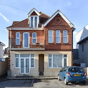 https://pinecliffe-avenue.bournemouth-hotels.org